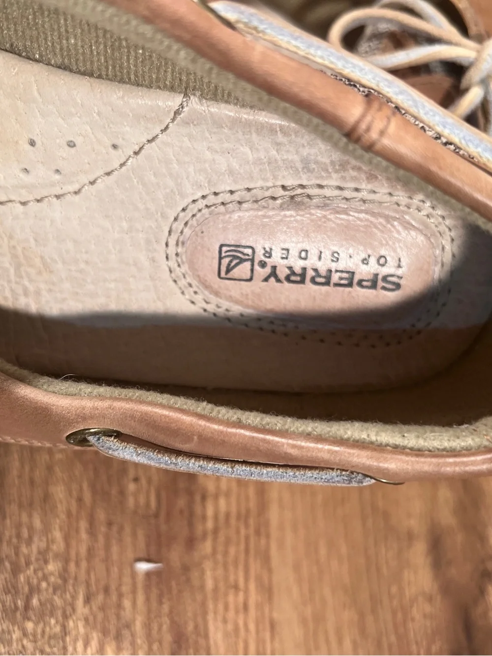Sperry Top Sider Tan Leather Women’s Classic Boat Shoes Size 9.5